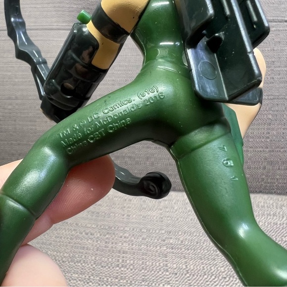 McDonald's Happy Meal Toy Green Arrow Justice League DC Comics Action Figure 4" - Picture 4 of 4